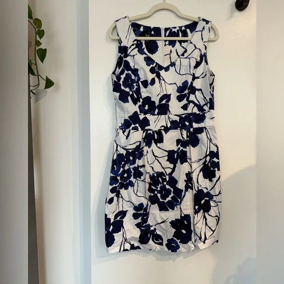 AGB Navy and White Floral Dress - Picture 1 of 6